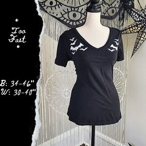 🚫SOLD🚫Bat Print Black V-Neck Fitted Top Goth Punk Emo Halloween Too Fast